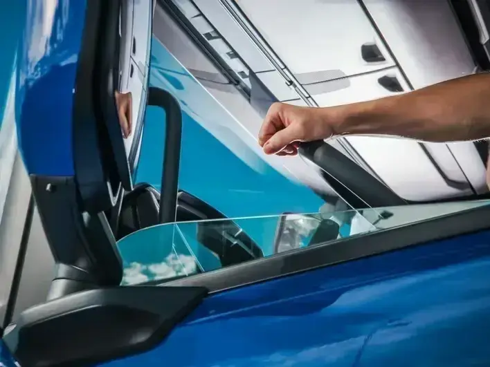 #1 Side Window Replacement in Kirkland for Lasting Safety