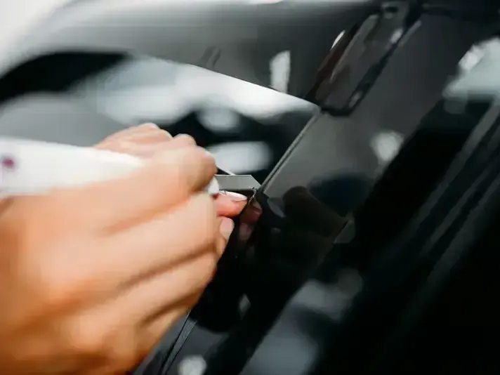 Your Local Mobile Windshield Service Experts in Renton, WA